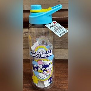Hello Kitty and Friends plastic Sport water bottle with Hinged Handle 28…